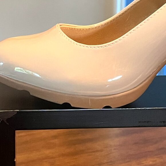 BRAND NEW Jenn Ardor Women's Round Toe Chunky Patent Heel Pump In Nude Size 8.5 - Picture 5 of 9